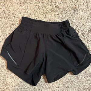 Lululemon Hotty Hot Shorts (4 inches)